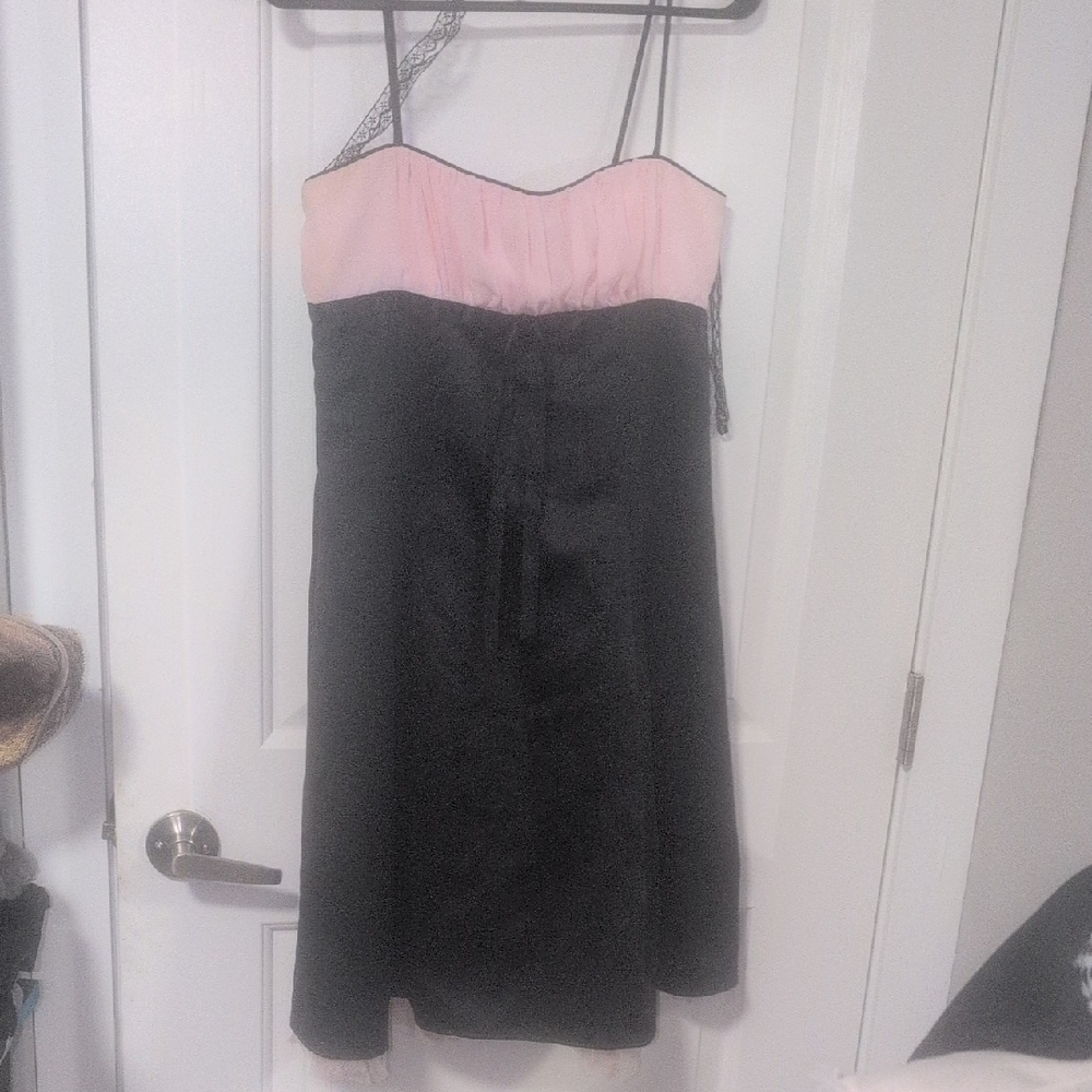 Mariposa Elegant Pink and Black Ensemble